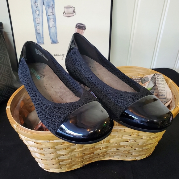 Baretraps Black Flats 9 - Picture 4 of 11